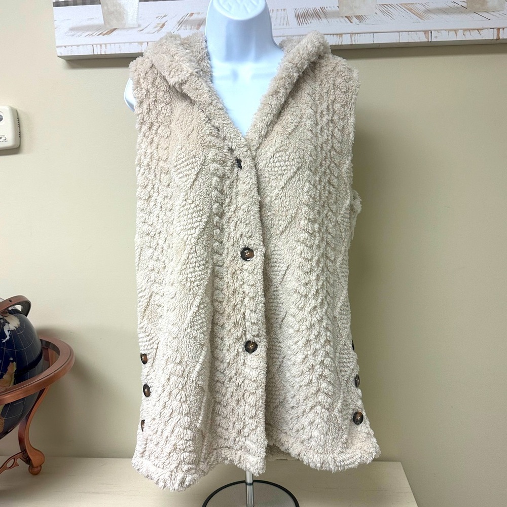 Cozy Hooded Sherpa Vest in Cream with Button Accents